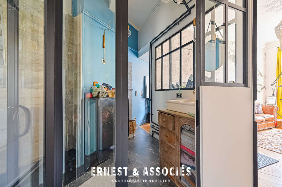 Appartement à PARIS-10E
