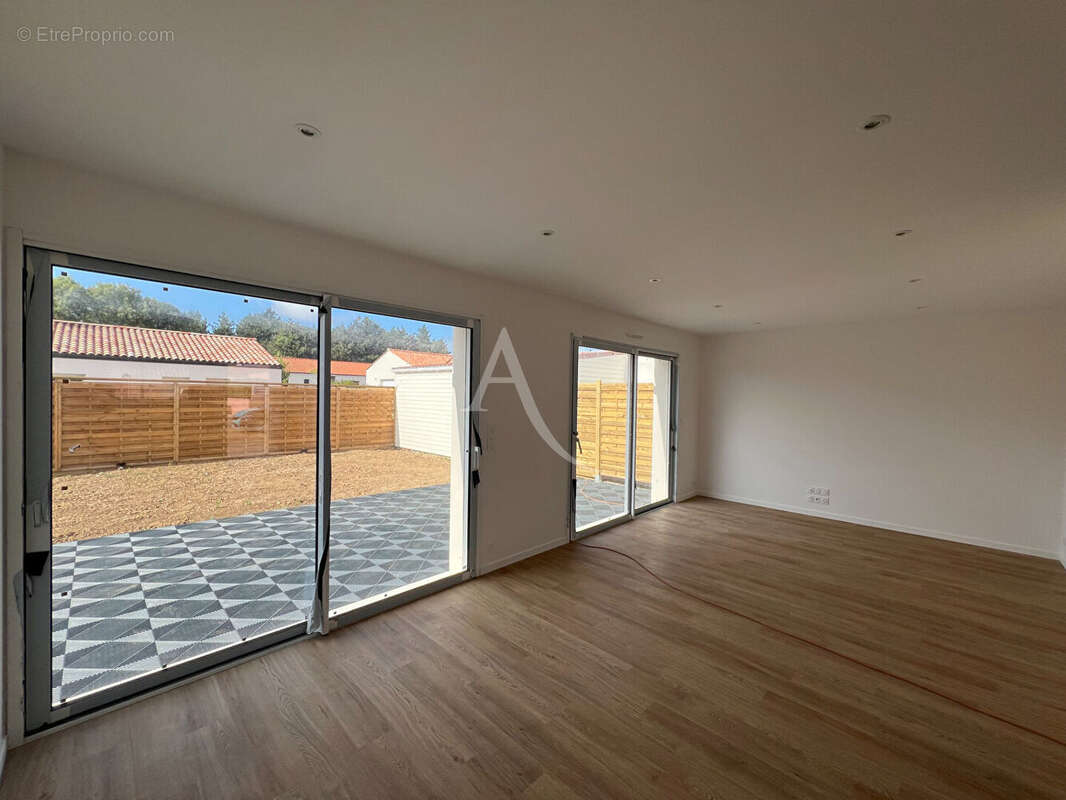 Maison Saint Hilaire La Foret 4 pièce(s) 87 m2 - photo 6