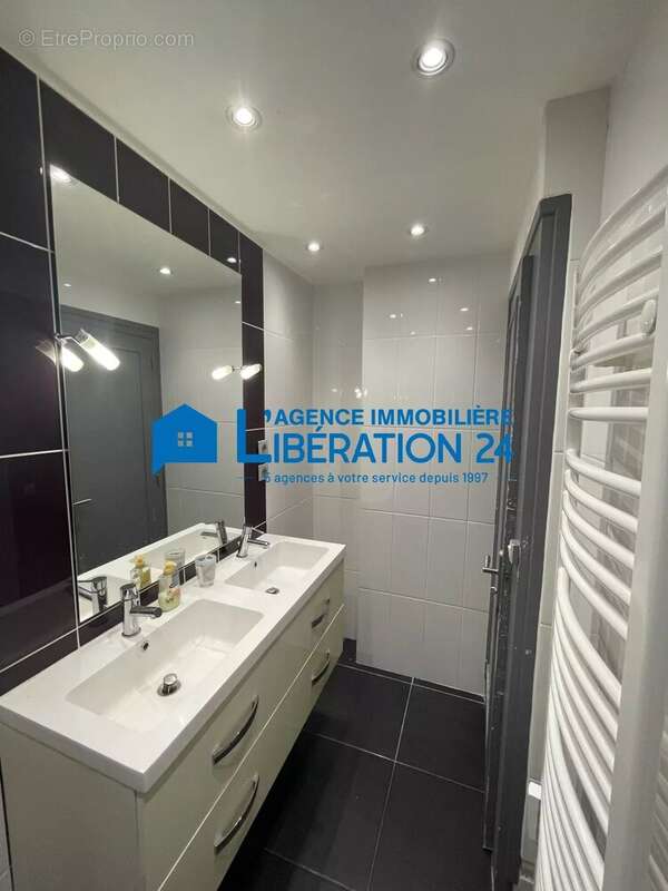 Appartement à LE CHAMBON-FEUGEROLLES