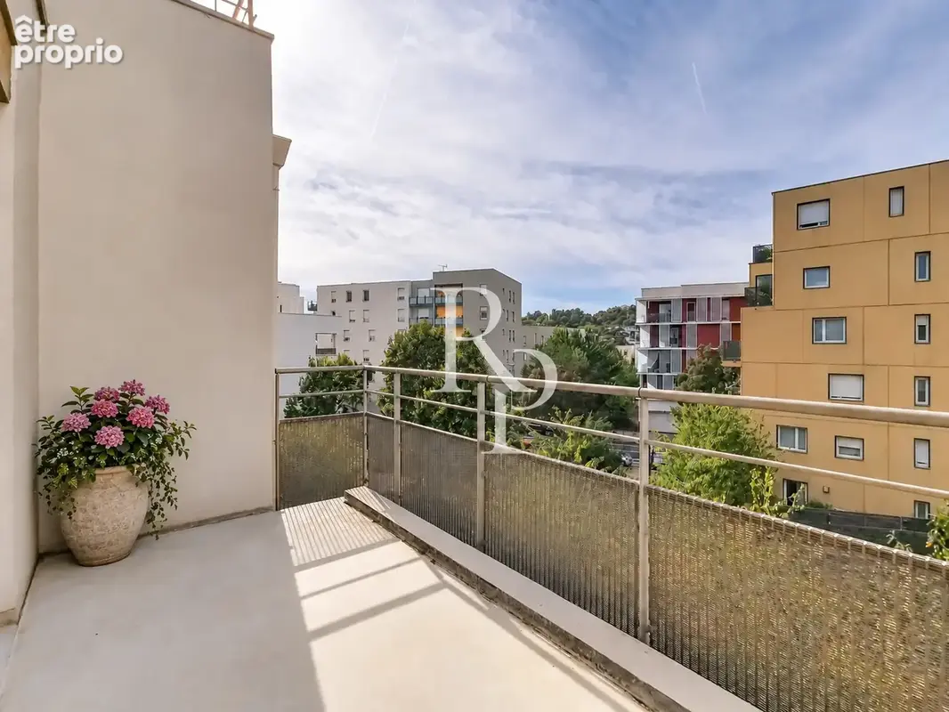 Lyon 9e   valmy   t3 61,81 m2   balcon ouest   garage double - photo 2