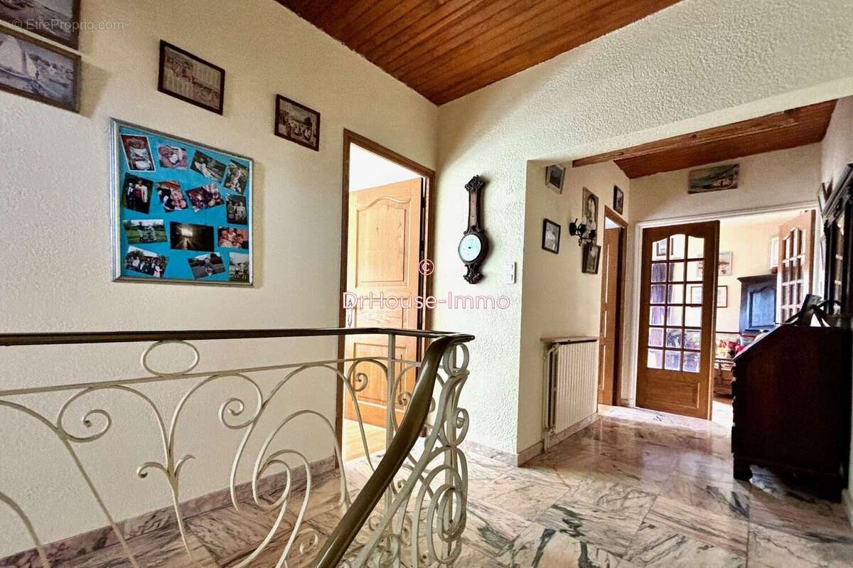 Maison 203 m² à Saint-Martin-De-Villereglan  - photo 8
