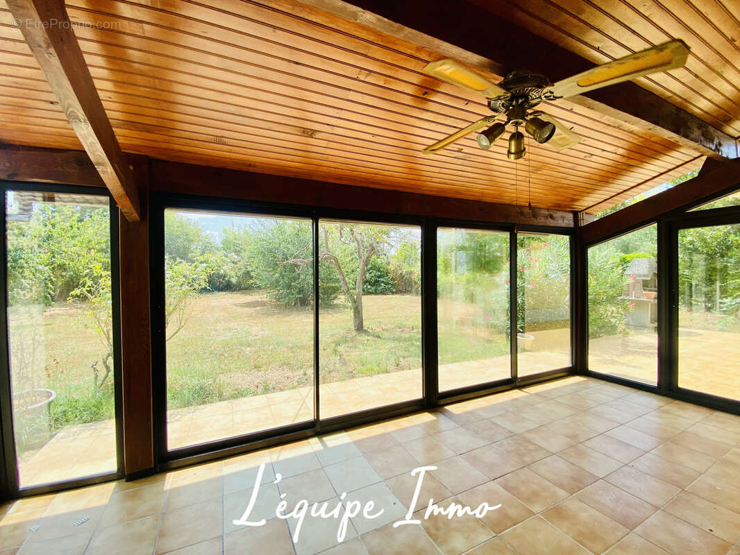 Maison T4 sur terrain arboré avec piscine et garage - photo 9