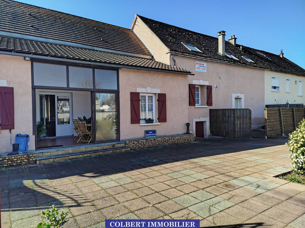 Maison à CHARMOY