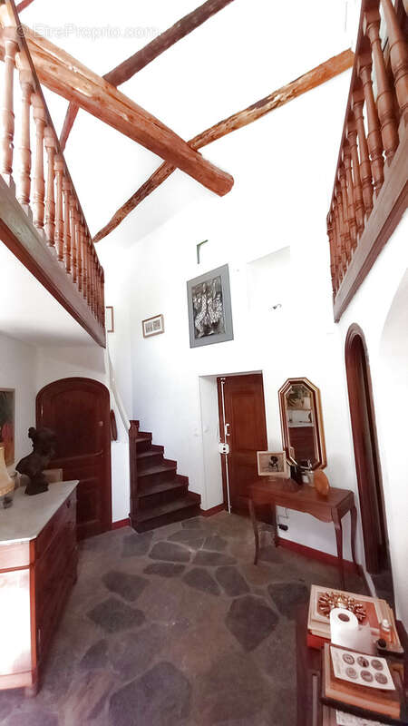 Maison à COLOMBIERES-SUR-ORB