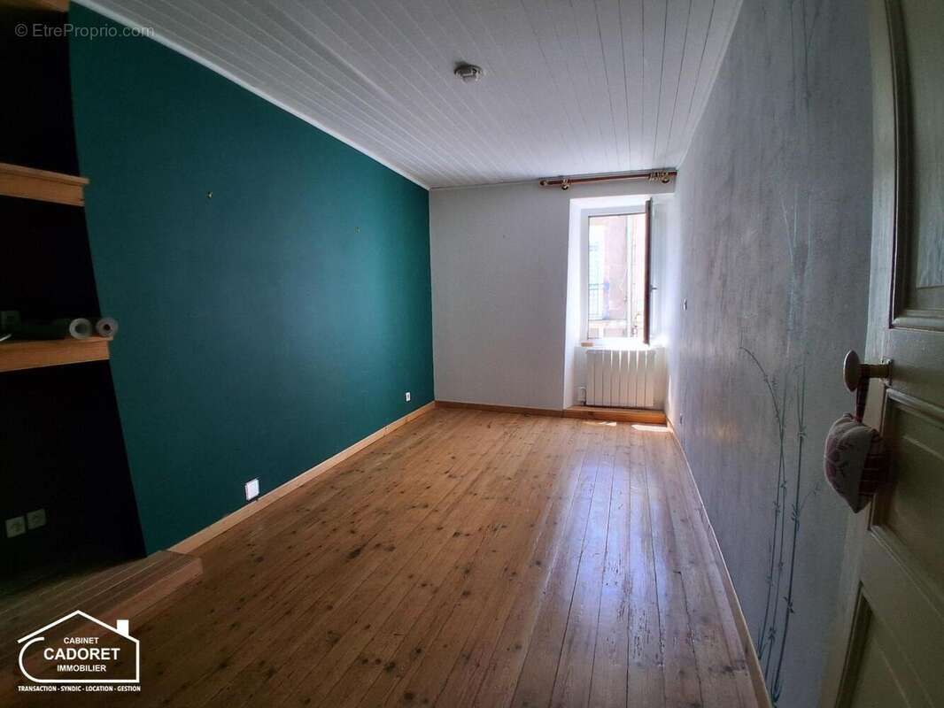  - Maison à PAIMBOEUF