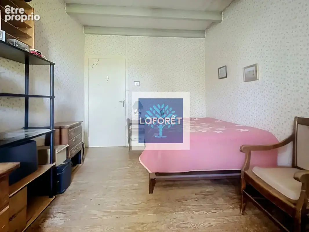 Maison de caractère avec beau potentiel et grands volumes - photo 5