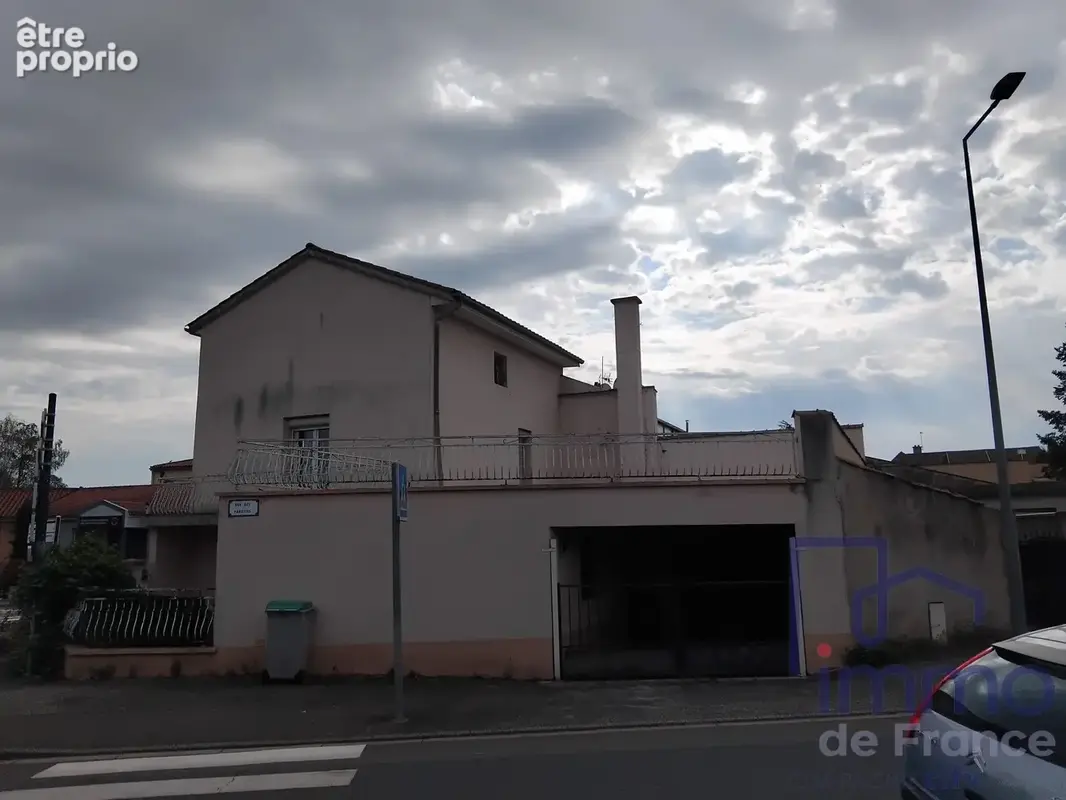 Maison à SURY-LE-COMTAL