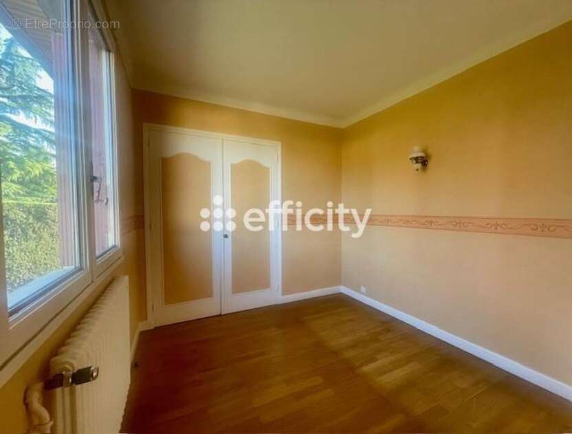 Maison à ROUSSILLON