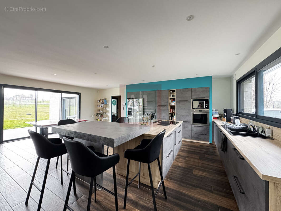 Maison à BELLEVUE-LA-MONTAGNE