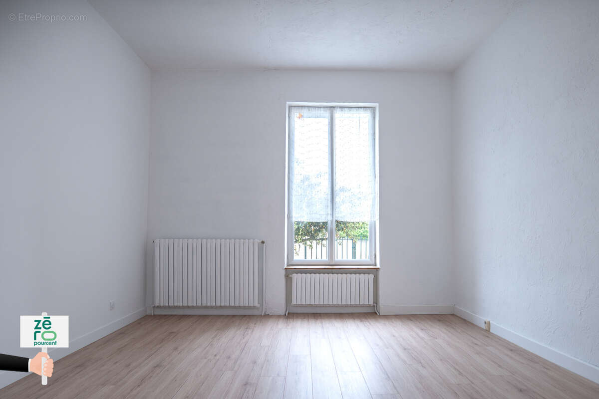 Maison à CHAMPAGNE-LES-MARAIS