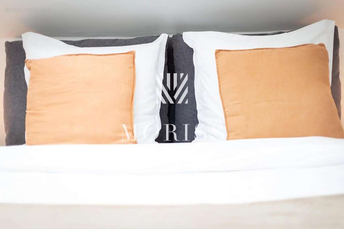 Appartement à PARIS-7E