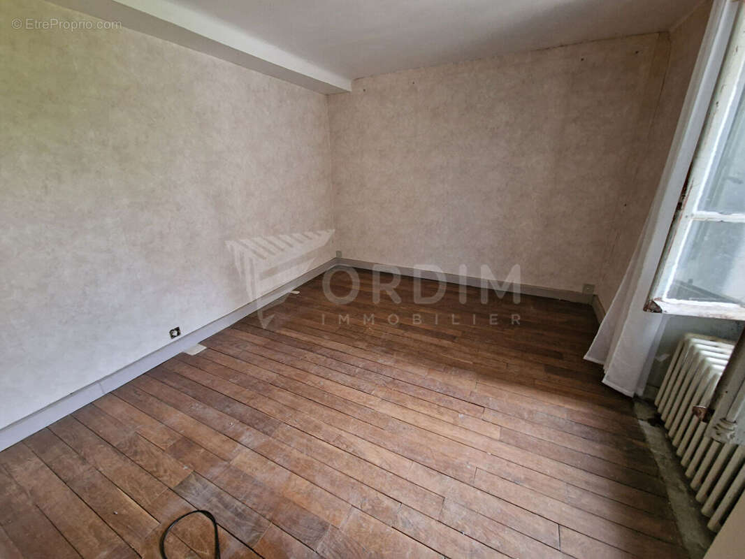 Maison à GY-L&#039;EVEQUE