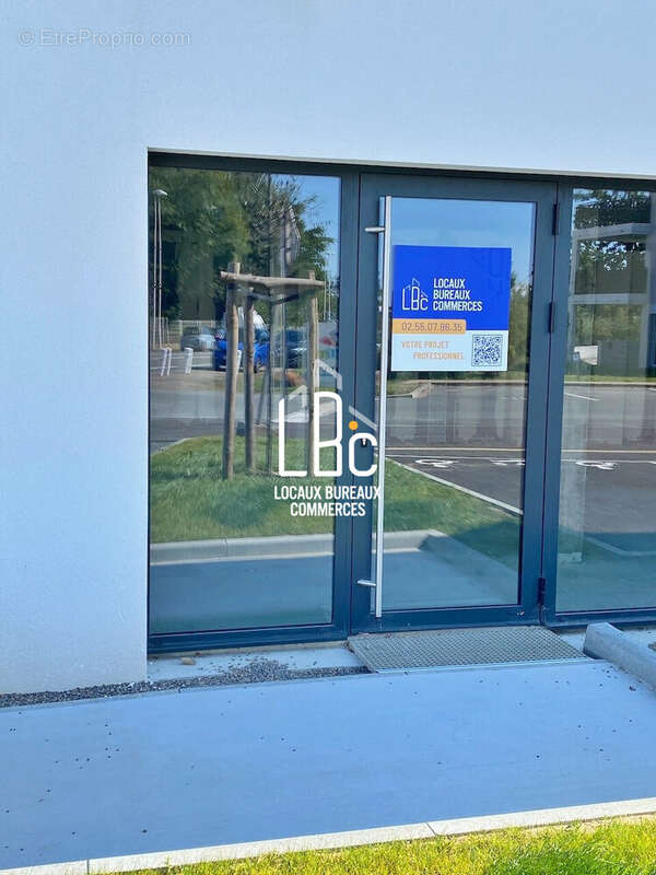 Commerce à LES SABLES-D&#039;OLONNE