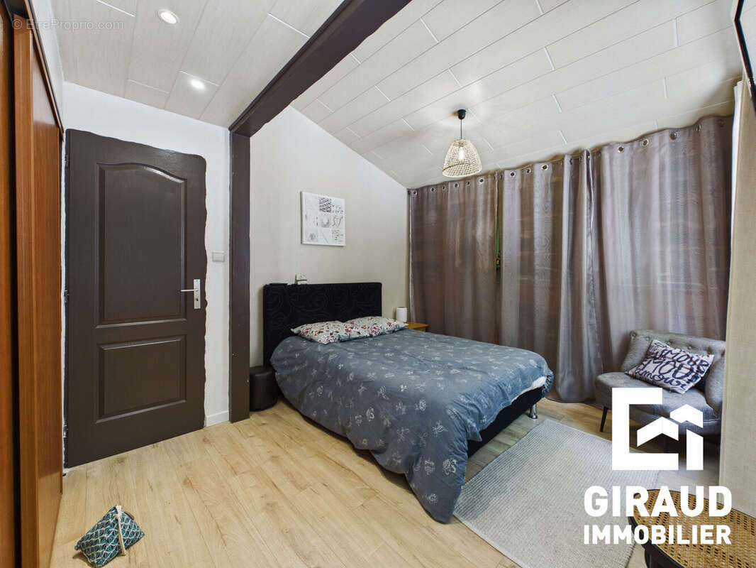 Maison 95 m² à Vouille  - photo 8