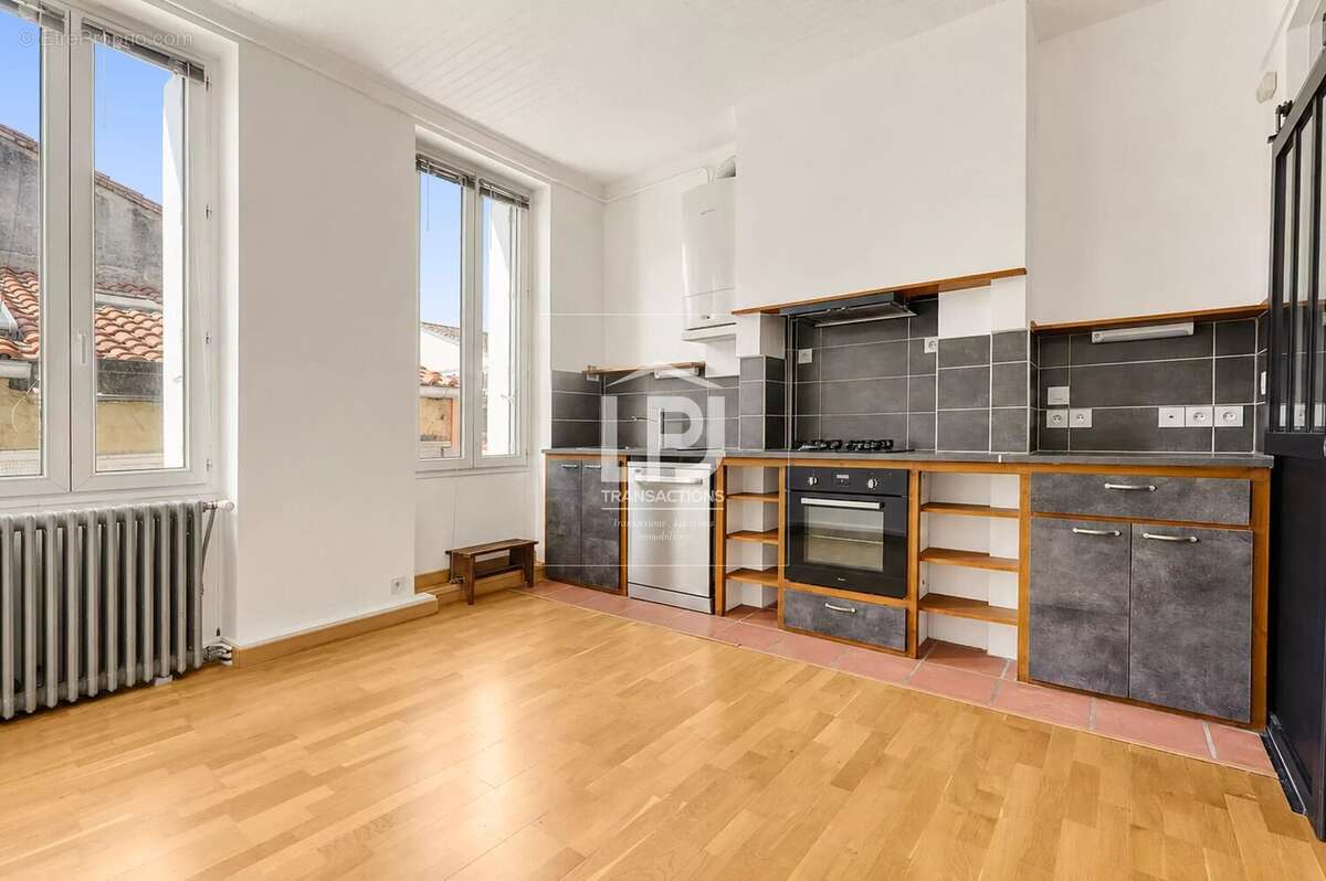 Bel appartement traversant T3 de 90 m² – Duplex, dernier étage – Petite copropriété, calme, quartier Marengo / La Colonne - photo 7