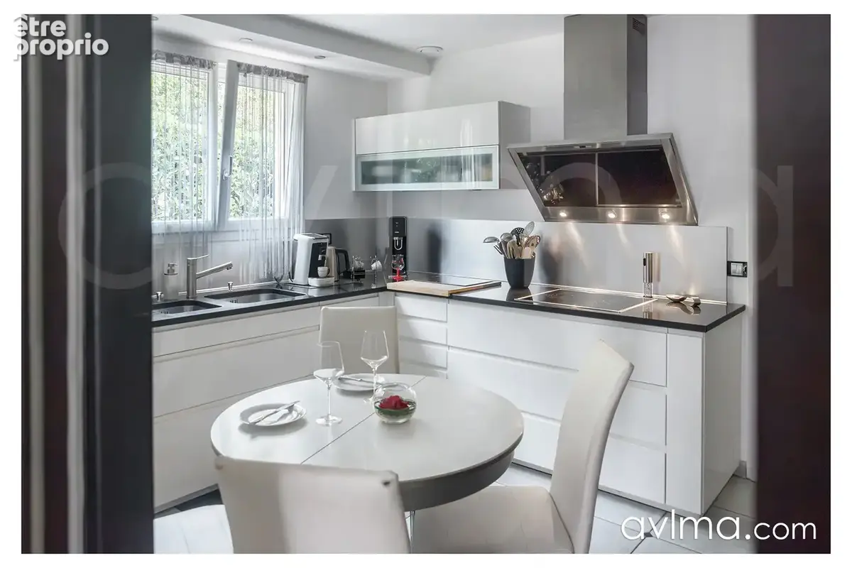 Belle maison familiale sur un terrain de 905m2 avec jacuzzi - Résidence avec tennis et piscine - photo 11