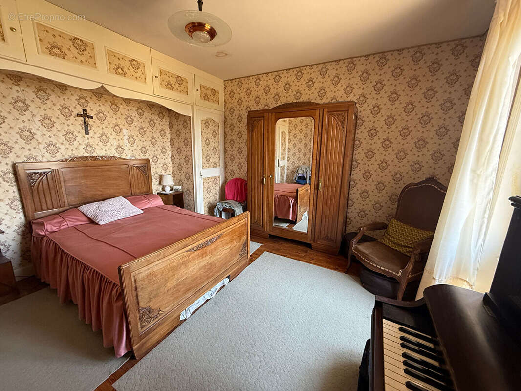 Maison à POUILLY-LES-NONAINS