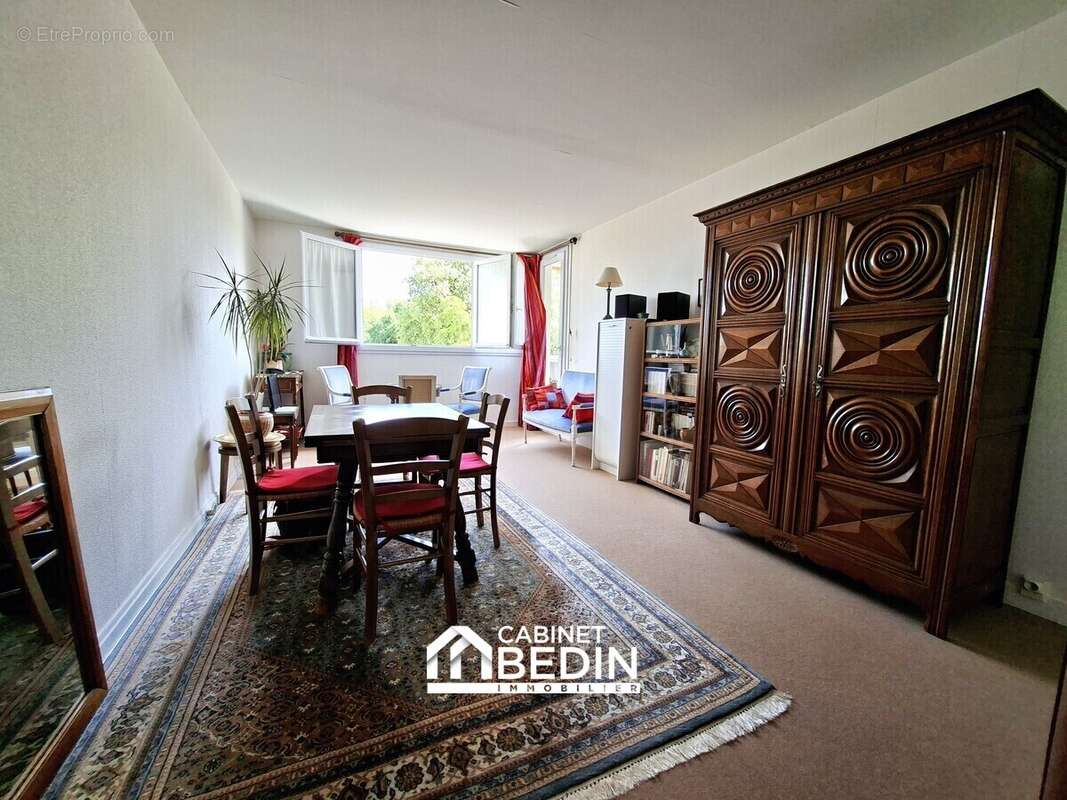 Appartement 71 m² à Merignac  - photo 2