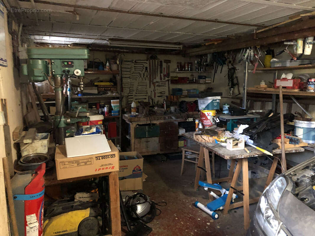 Toussus le Noble Maison à renover avec bon potentiel d'extension. - photo 17