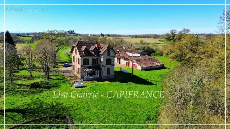 Maison à LE HOUGA