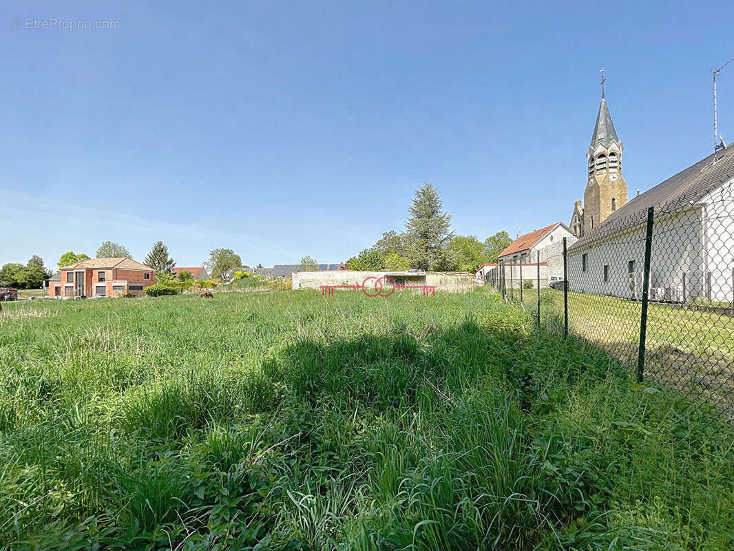 Terrain à SAULT-SAINT-REMY