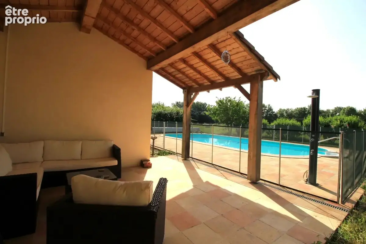 Charmant ensemble en pierre avec piscine en bordure du Lot - photo 11