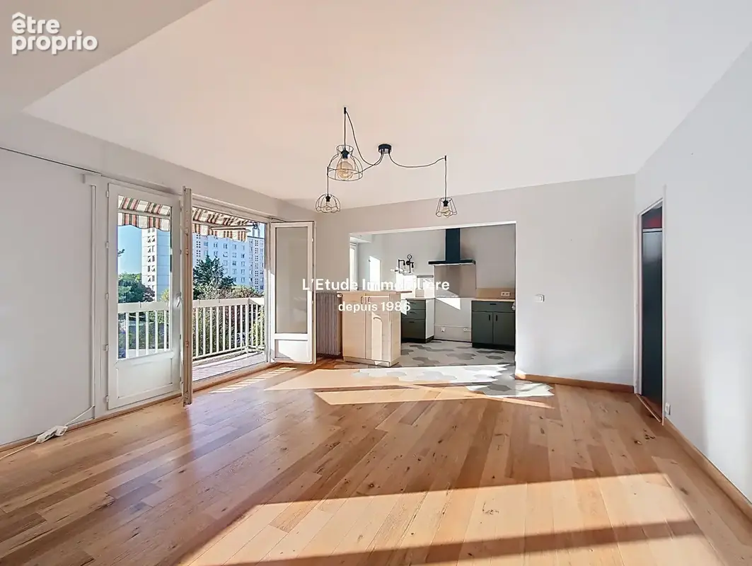 121 m² familial 4 chambres possibles Métro Cuire à 5 min parc arboré - photo 6
