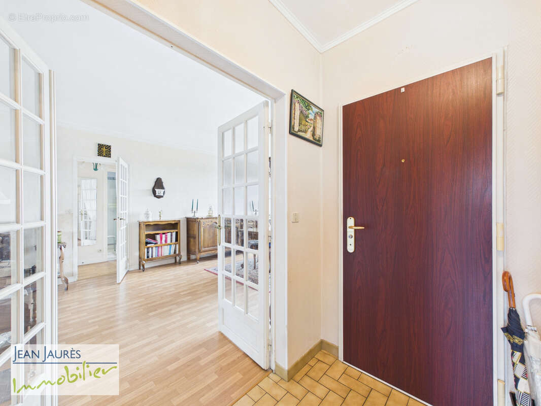 Appartement lumineux avec balcon, garage et vue dégagée   Résidence Saint-Bruno - photo 6