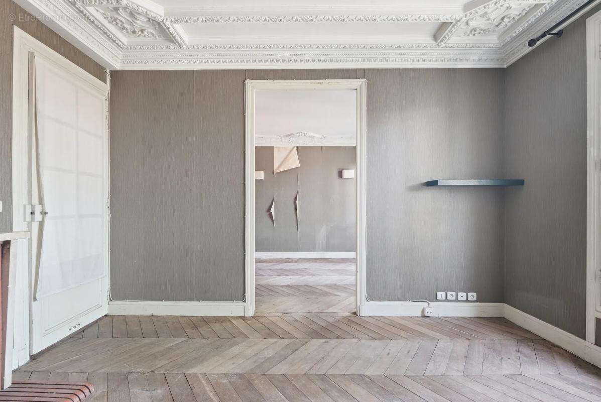Appartement à PARIS-14E