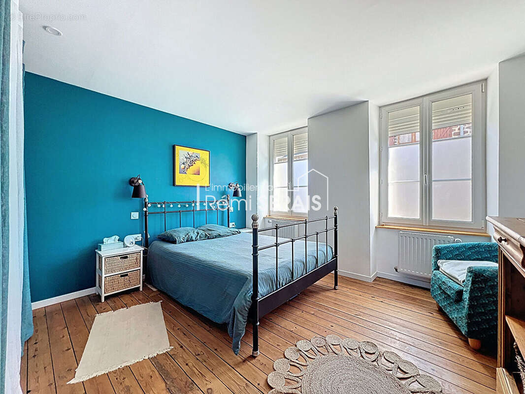 Maison à SAINT-DENIS-DE-MERE