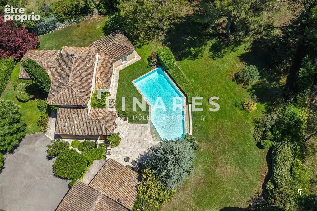 LA PROVENÇALE  – Maison provençale de 200m2  - Piscine - Terrain de 4000m2 - Potentiel constructible - Aix-en-Provence - photo 2