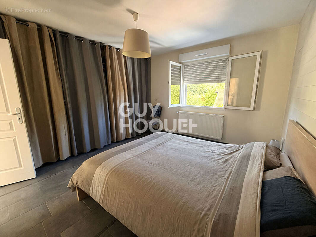 Maison familiale ou investissement - 188 m² - Piscine (Hauteurs de Besançon) - photo 6