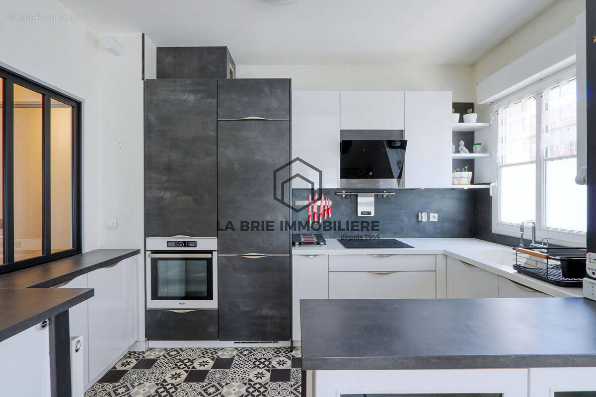 Appartement à BRIE-COMTE-ROBERT