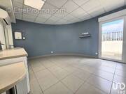 Photo 1 - Commerce à AIMARGUES