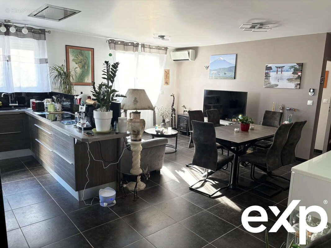 Maison à COURNONSEC