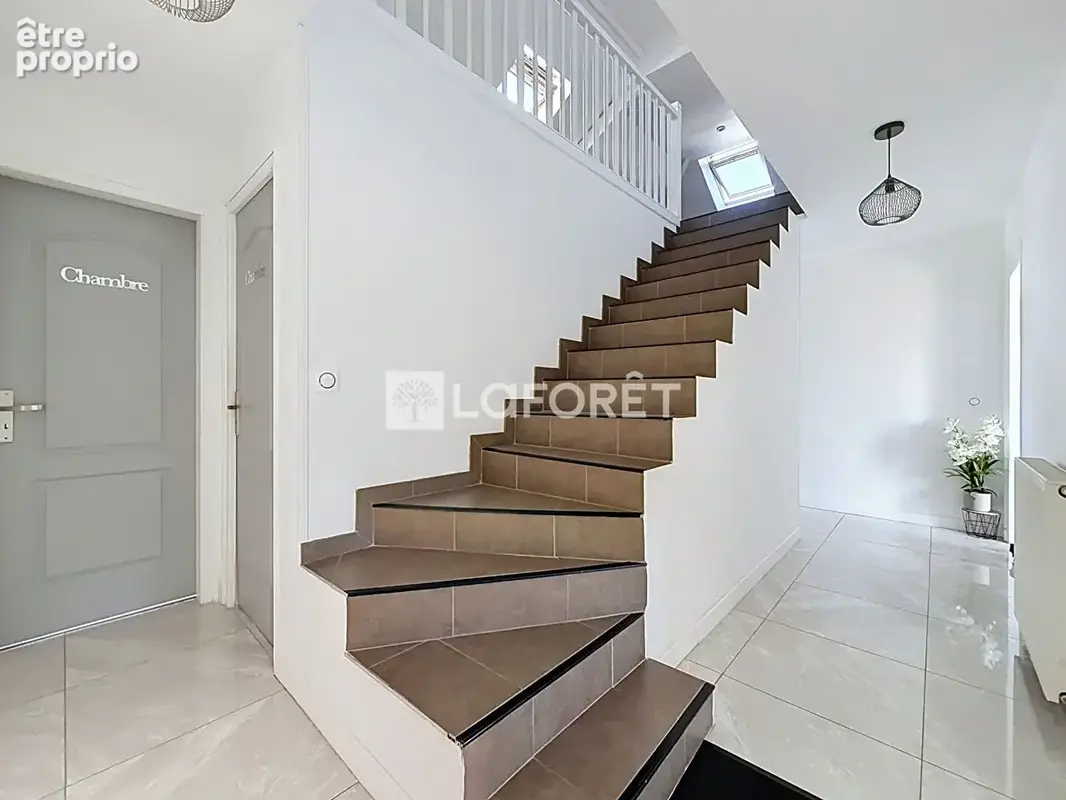 Laforêt Luzarches - Maison Chambly 6 pièce(s) 150m2 - photo 10