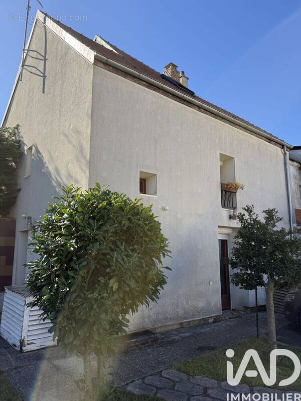 Photo 1 - Maison à CRECY-LA-CHAPELLE