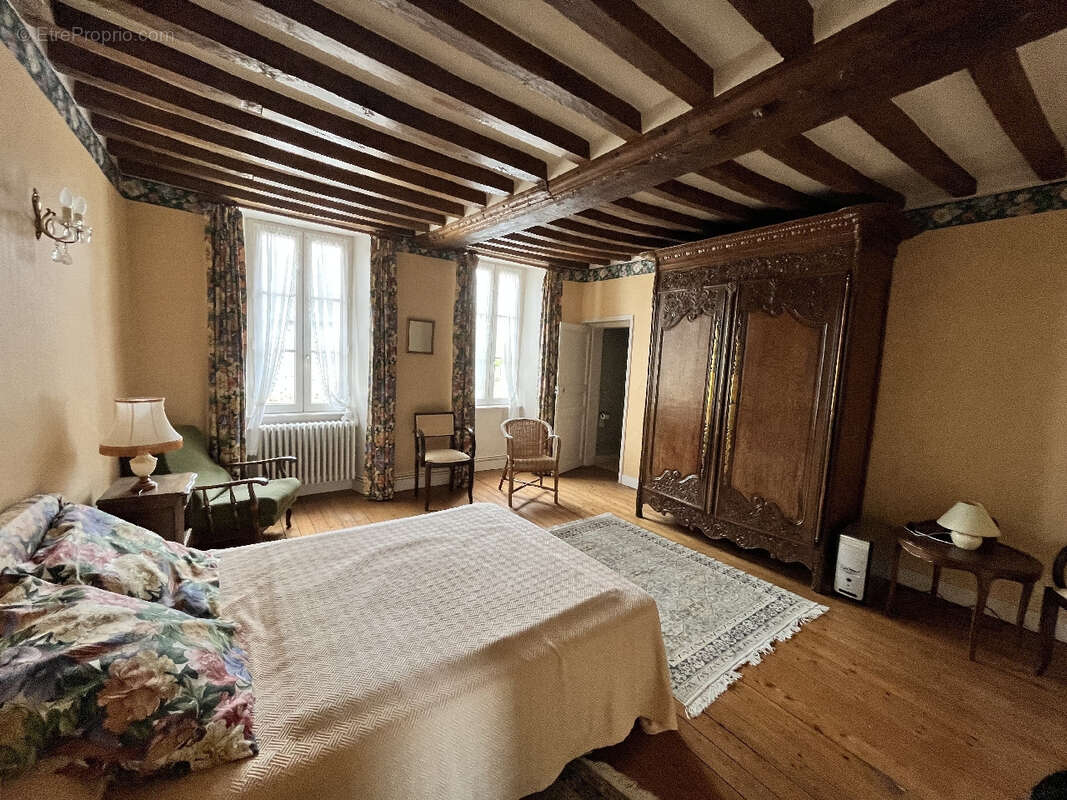 Maison à LONGUES-SUR-MER