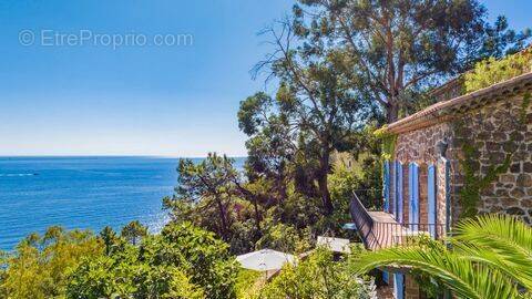 Maison à THEOULE-SUR-MER