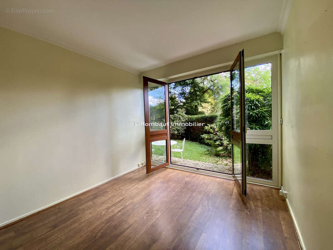 Appartement à LA CELLE-SAINT-CLOUD