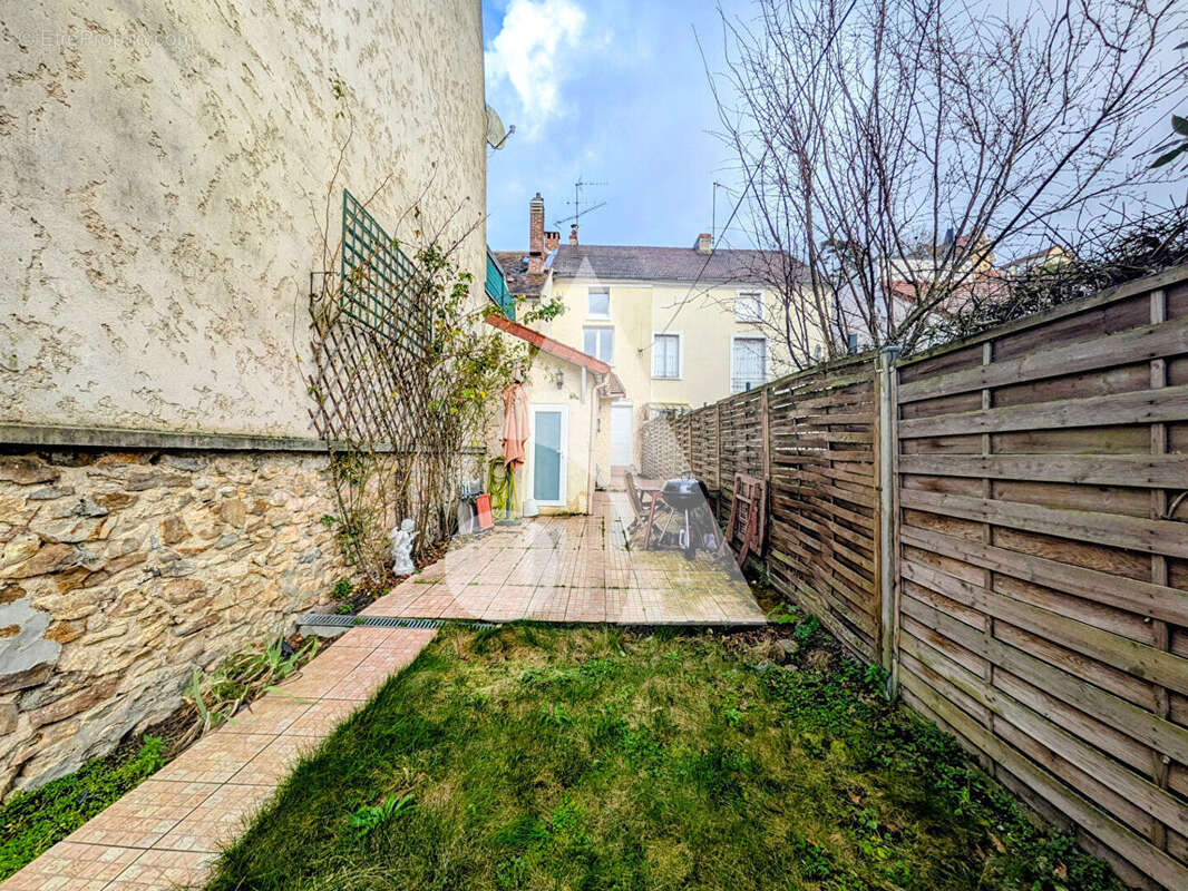 Maison à LA FRETTE-SUR-SEINE