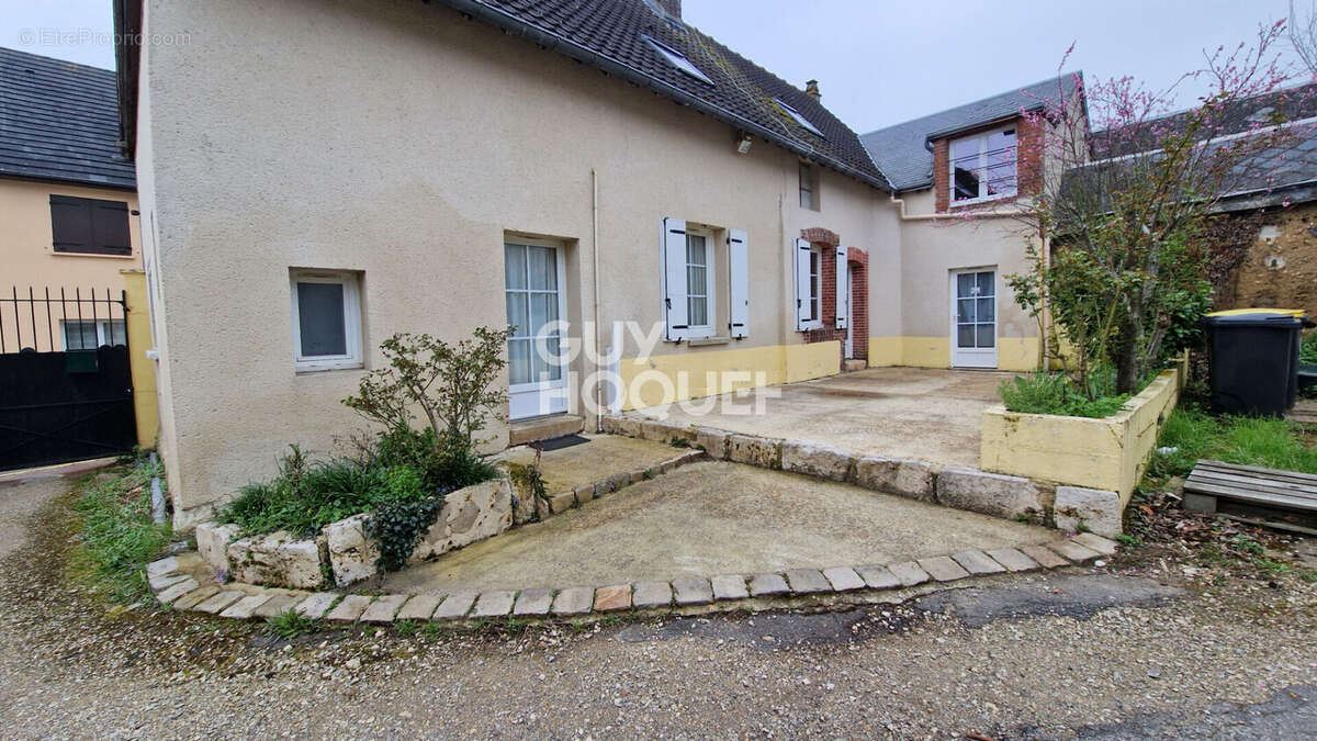 Maison à LE COUDRAY