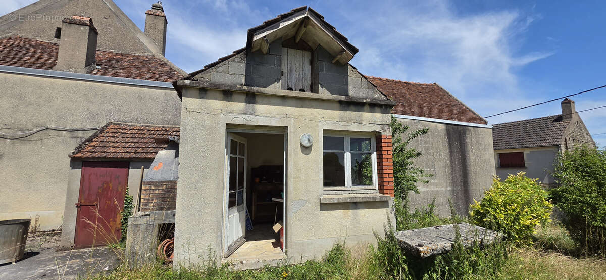 Idéal maison de famille, 160 m2, 5 chambres, dépendances, cour et jardin - photo 9