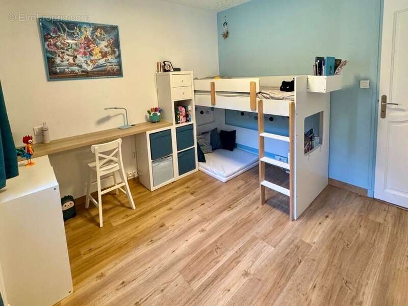 Maison familiale de plain-pied de 150 m², au fond d’une impasse, sans vis-à-vis et au calme - photo 12
