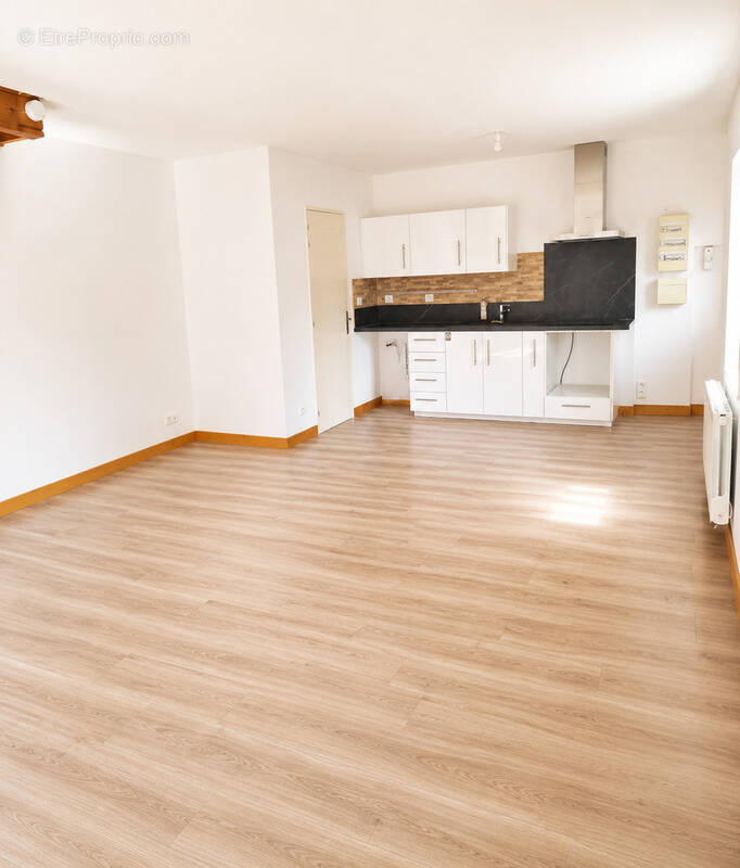 Duplex bon état , avec terrasse de 36 m2 . - photo 1