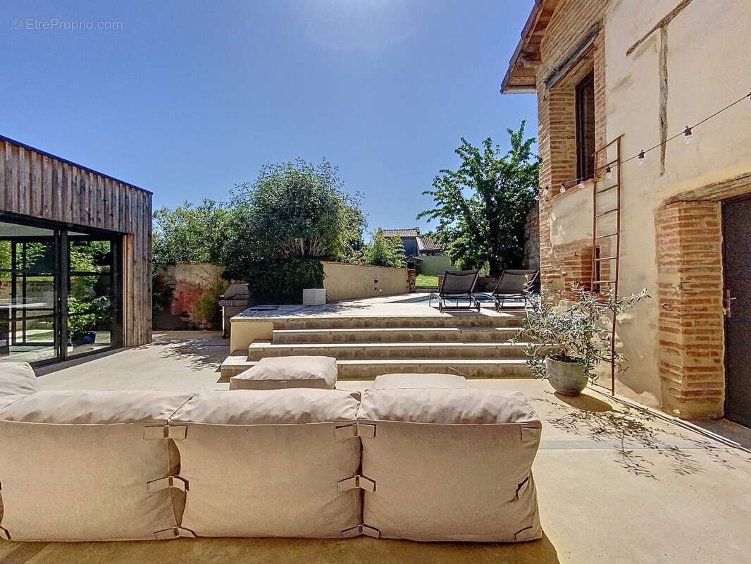 Maison 263 m² à Albi  - photo 3