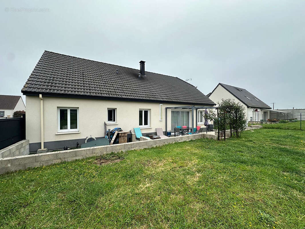 Maison à MUILLE-VILLETTE
