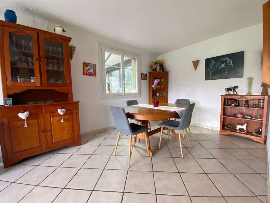 Maison à LES MATHES