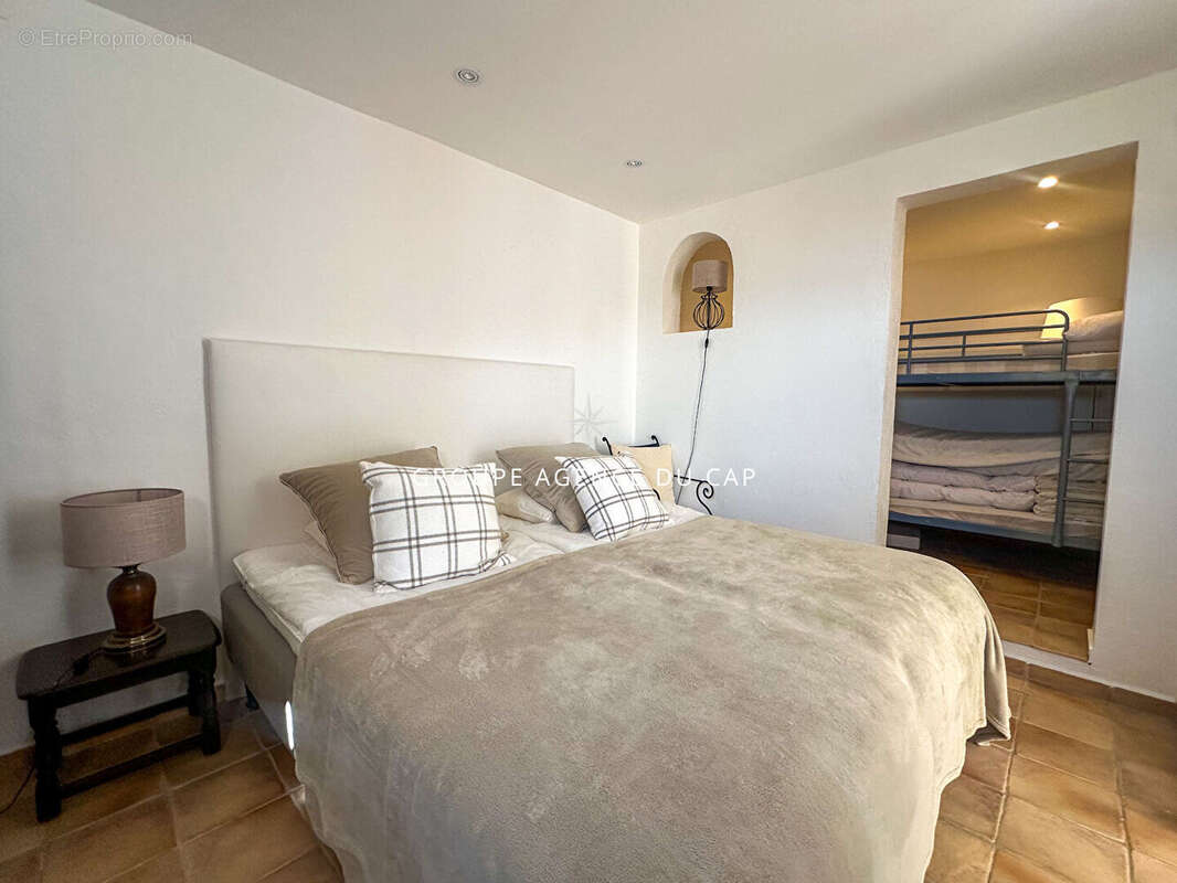 Maison à LES ISSAMBRES