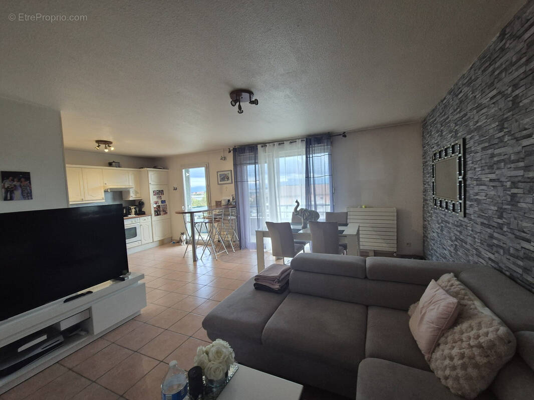 Appartement à VILLE-LA-GRAND